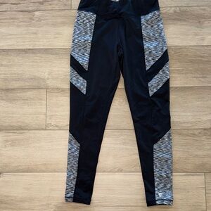 Betsey Johnson performance Black and Gray Patterned Leggings woman’s size medium